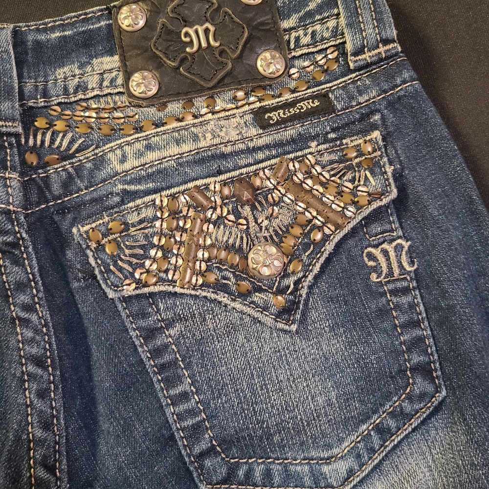 Miss Me Jeans Women's Tag Size 28(30") Cropped Capri Embellished Pockets Bling